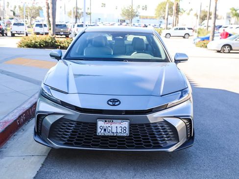 Used 2026 Toyota Camry SE w/ Convenience Package image 3