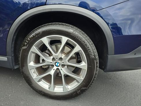 Used 2024 BMW X5 xDrive40i w/ Premium Package AWD/4WD image 9