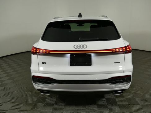 Certified 2025 Audi Q5 Premium w/ Convenience Package AWD/4WD image 4