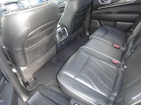 Used 2019 INFINITI QX60 Luxe w/ Essential Package image 13