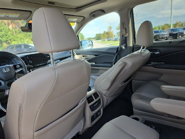 Used 2020 Honda Pilot Touring image 11