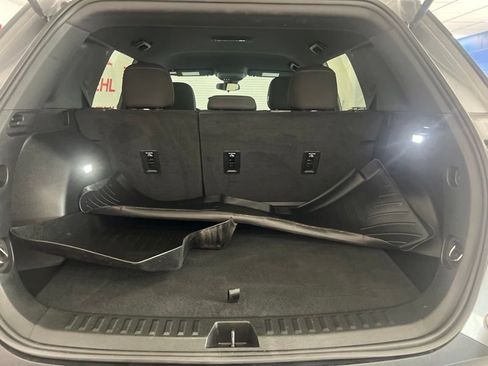 Used 2026 Chevrolet Equinox LT FWD image 8