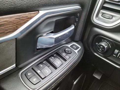 Used 2019 RAM 3500 Laramie image 11