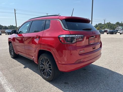 Certified 2022 Jeep Compass Limited image 6