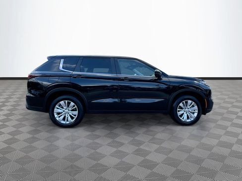 Used 2025 Mitsubishi Outlander ES FWD image 5