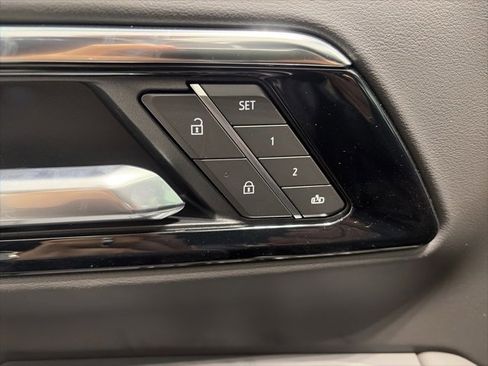 New 2026 Chevrolet Suburban LT image 10