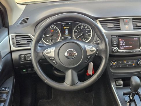 Used 2018 Nissan Sentra S image 21