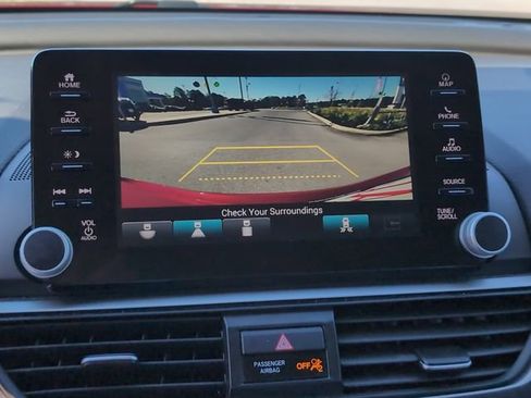 Used 2020 Honda Accord Touring image 18
