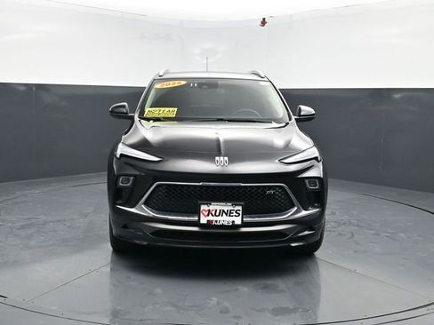 Used 2024 Buick Encore GX Sport Touring image 2