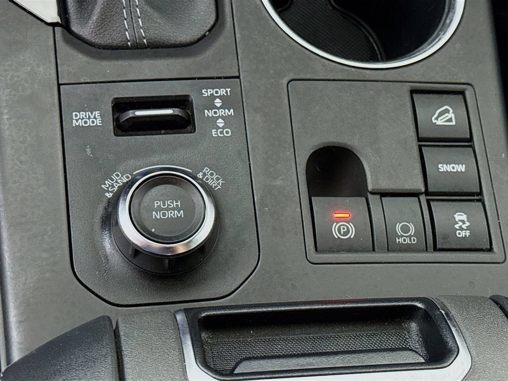Used 2023 Toyota Highlander XSE AWD/4WD image 11
