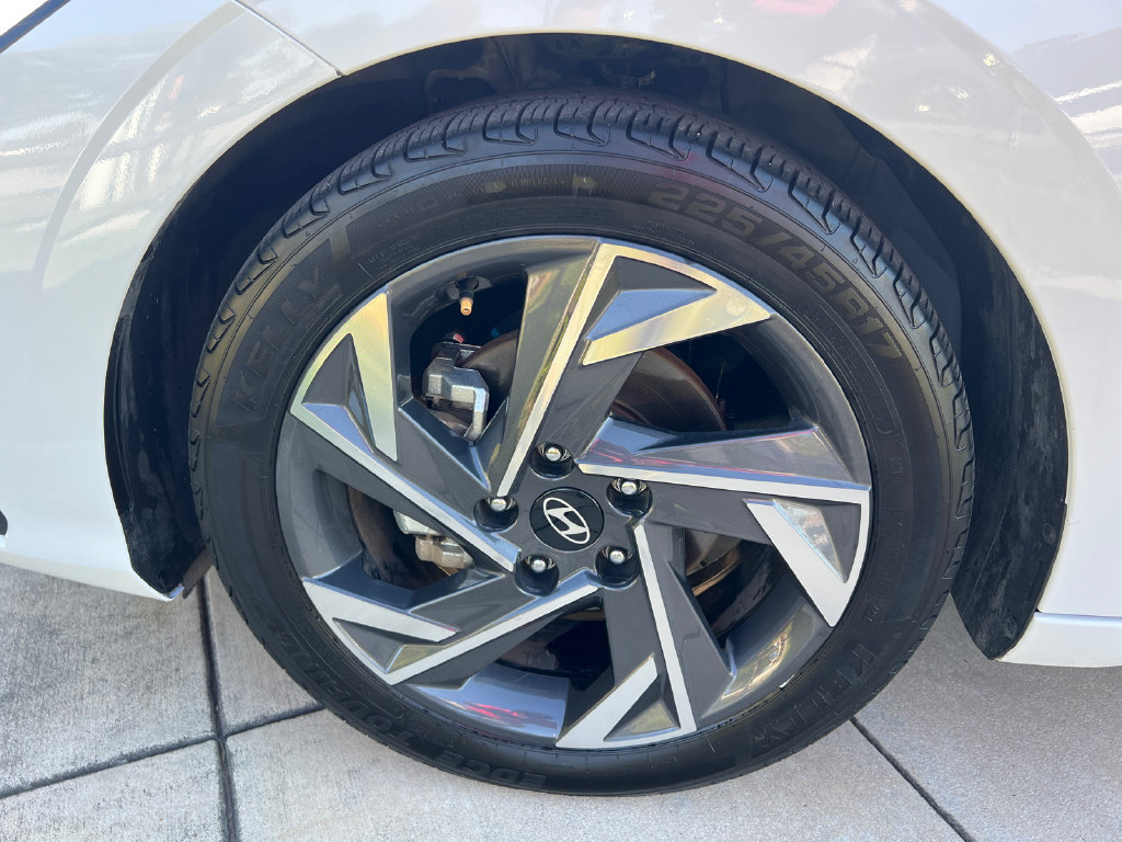 Used 2024 Hyundai Elantra Limited FWD image 25