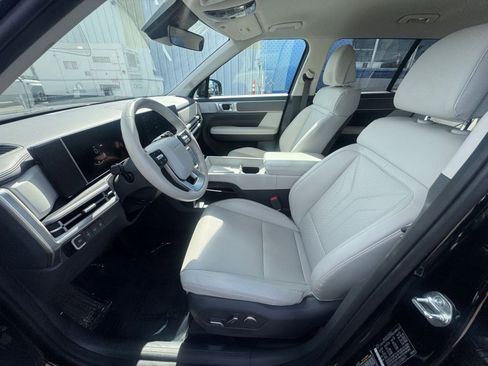 Used 2025 Hyundai Santa Fe SEL image 25