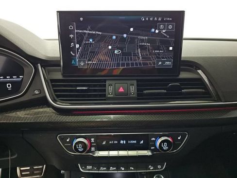 Used 2023 Audi SQ5 Prestige AWD/4WD image 9
