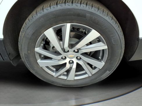 Used 2022 Chevrolet Equinox Premier FWD image 10