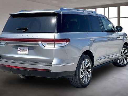 Used 2023 Lincoln Navigator 2WD image 6