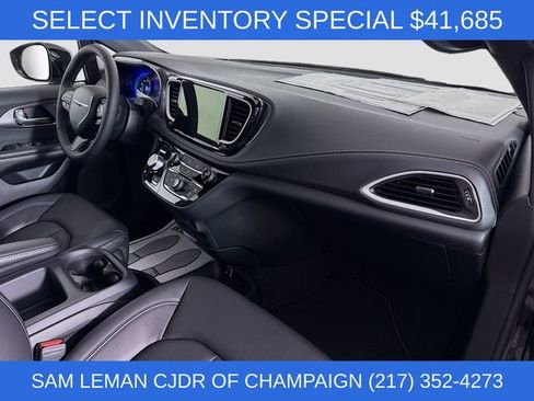 New 2026 Chrysler Pacifica Select w/ S Appearance Package FWD image 29