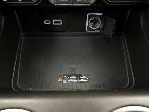 Used 2022 GMC Yukon XL AT4 AWD/4WD image 46