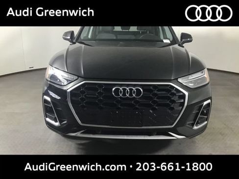 Used 2023 Audi Q5 2.0T Premium w/ Convenience Package AWD/4WD image 2