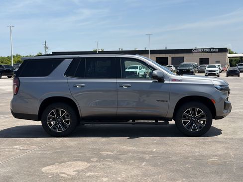 Used 2021 Chevrolet Tahoe Z71 w/ Luxury Package AWD/4WD image 8