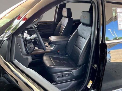 Used 2024 Chevrolet Silverado 1500 High Country w/ High Country Premium Package AWD/4WD image 18