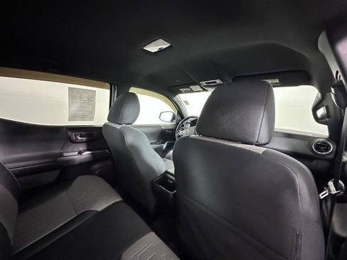 Used 2020 Toyota Tacoma TRD Sport image 12