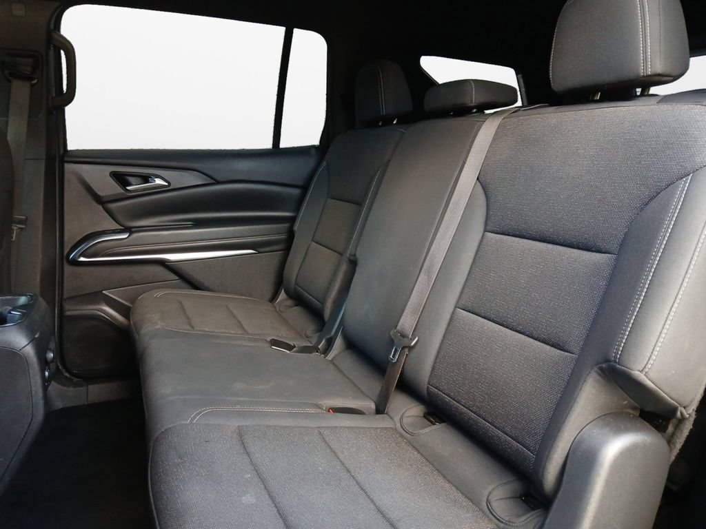 Used 2024 Chevrolet Traverse LS FWD image 21