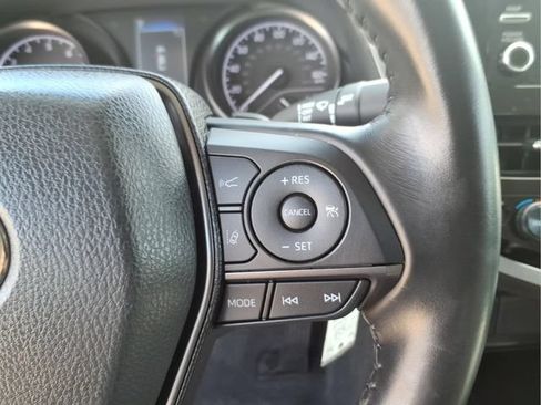Used 2023 Toyota Camry SE FWD image 17