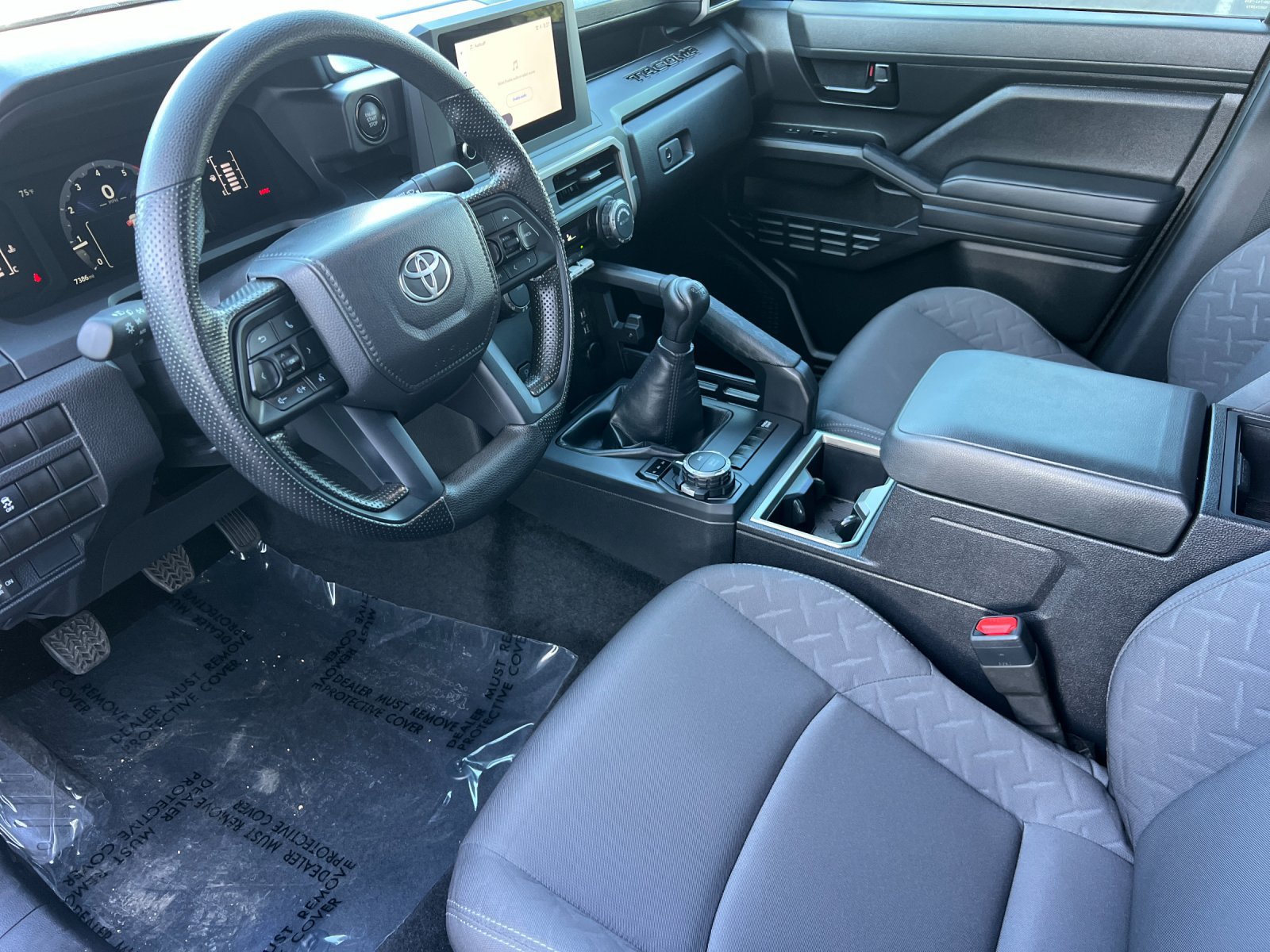 Used 2025 Toyota Tacoma SR AWD/4WD image 9