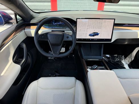 Used 2022 Tesla Model S AWD/4WD image 26
