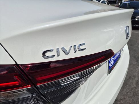 Used 2025 Honda Civic Sport image 10