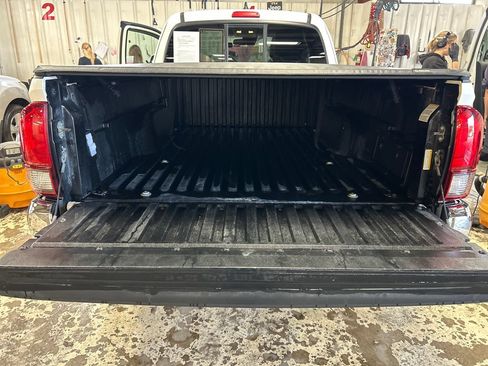 Certified 2020 Toyota Tacoma SR5 w/ SR5 Appearance Package (SM) AWD/4WD image 23