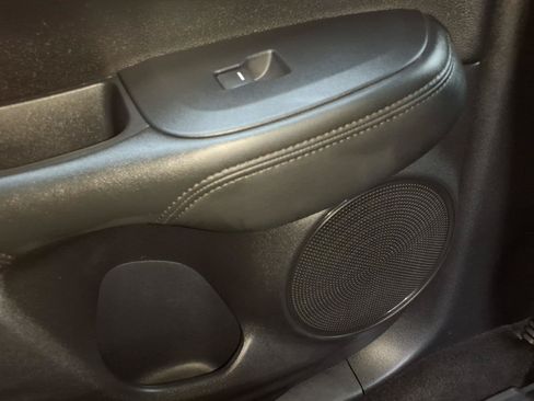 Used 2023 Honda HR-V LX image 27