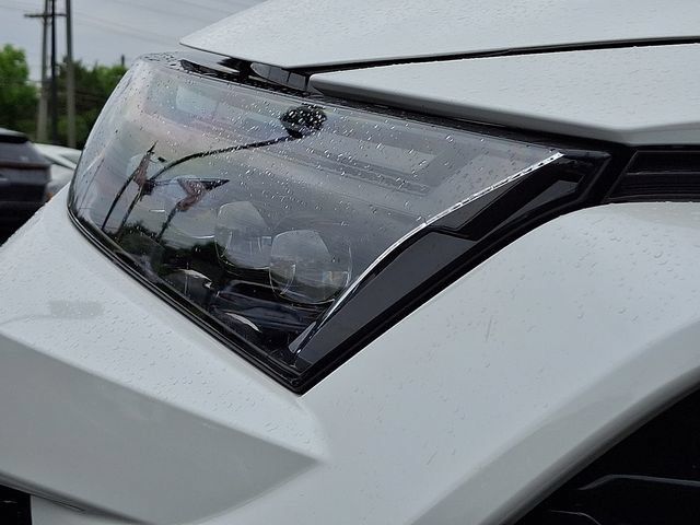 Used 2023 Toyota RAV4 XSE AWD/4WD image 9
