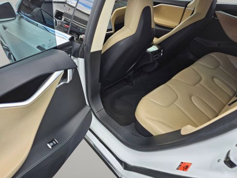 Used 2014 Tesla Model S 85 image 20