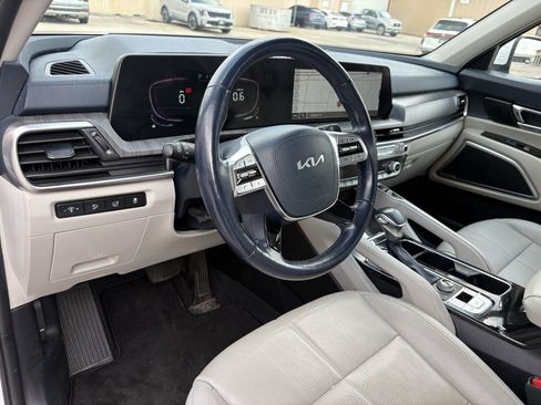 Used 2023 Kia Telluride EX w/ EX Captain's Chair Package AWD/4WD image 14