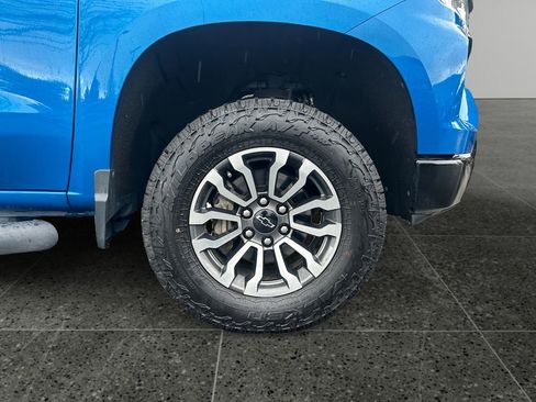 Used 2022 Chevrolet Silverado 1500 LT Trail Boss w/ LT Trail Boss Premium Package AWD/4WD image 10