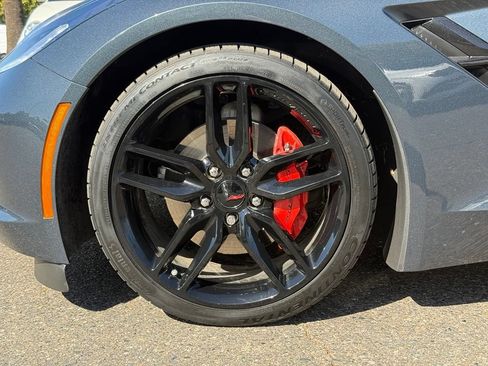 Used 2019 Chevrolet Corvette Stingray Coupe w/ Carbon Flash Badge Package RWD image 13