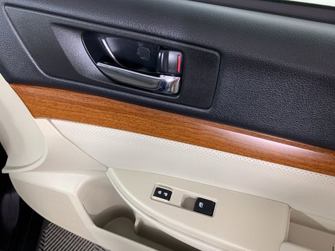 Used 2013 Subaru Outback 2.5i Limited w/ Moonroof Pkg image 40