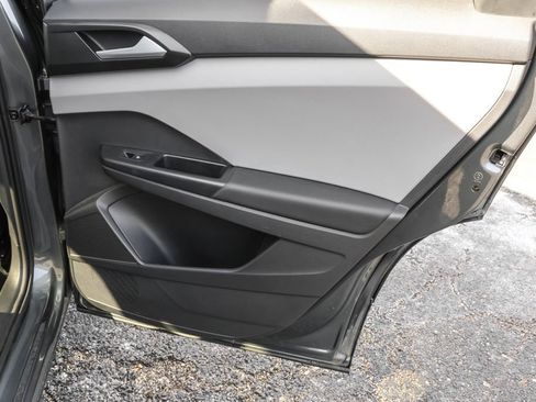 Certified 2022 Volkswagen Taos SE image 31