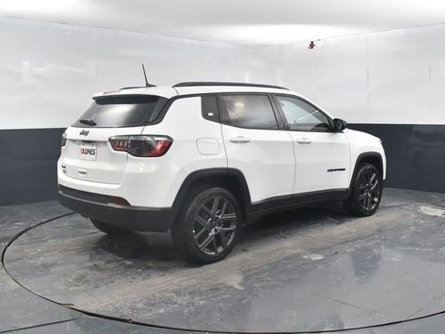 New 2026 Jeep Compass Latitude w/ Sun and Sound Group image 9