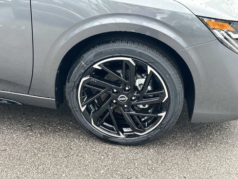 New 2026 Nissan Sentra SR w/ Floor Mat Package FWD image 9