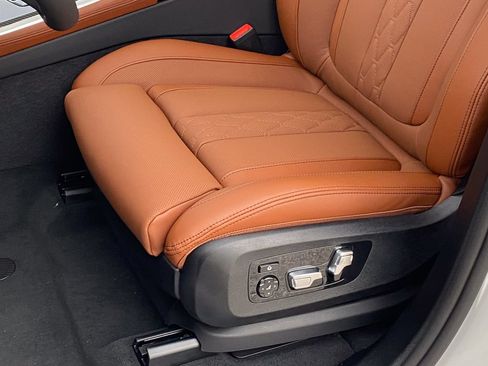 New 2026 BMW X5 M60i AWD/4WD image 19