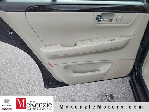 Used 2008 Cadillac DTS FWD image 22