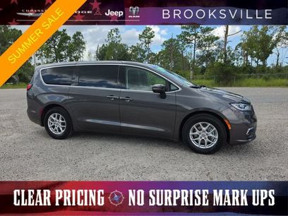 Used 2023 Chrysler Pacifica Touring-L