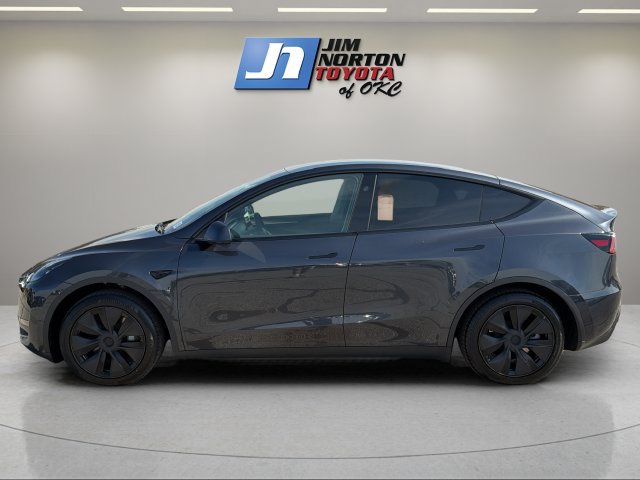 Used 2025 Tesla Model Y Long Range RWD image 9