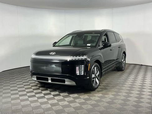 Used 2026 Hyundai Ioniq 9 SEL image 3