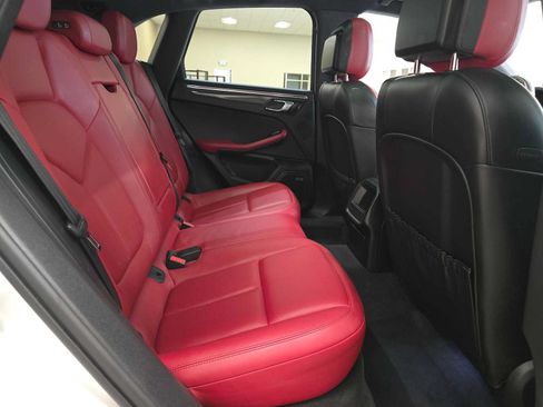 Used 2015 Porsche Macan Turbo AWD/4WD image 26