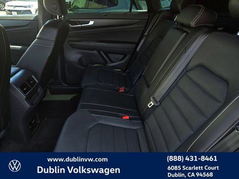 Certified 2024 Volkswagen Atlas Cross Sport SEL R-Line AWD/4WD image 12