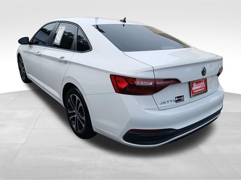 Used 2024 Volkswagen Jetta Sport FWD image 4