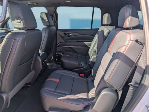 New 2026 Chevrolet Traverse RS image 15